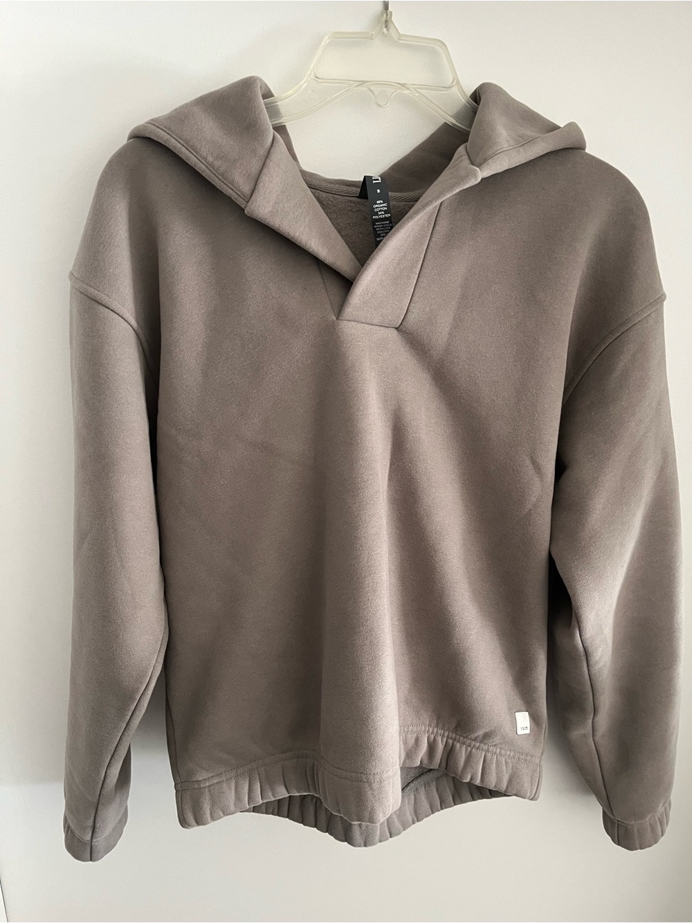 Vuori Men's Hoodie in Taupe Gray